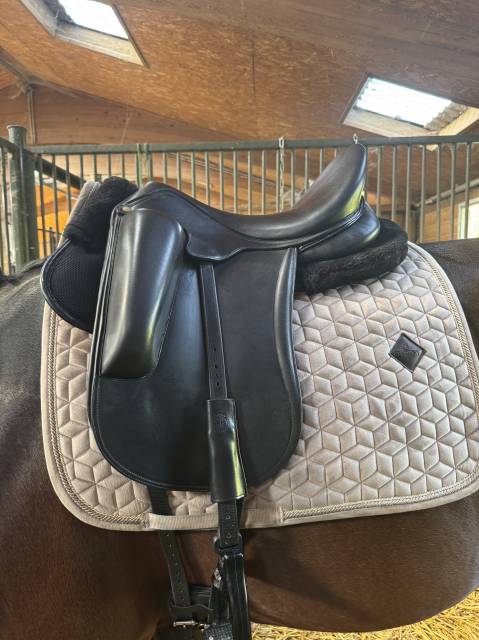 Sella da dressage Aulion  17" - 2022