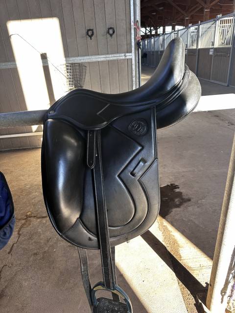 Sella da dressage Antarès  17" - 2020