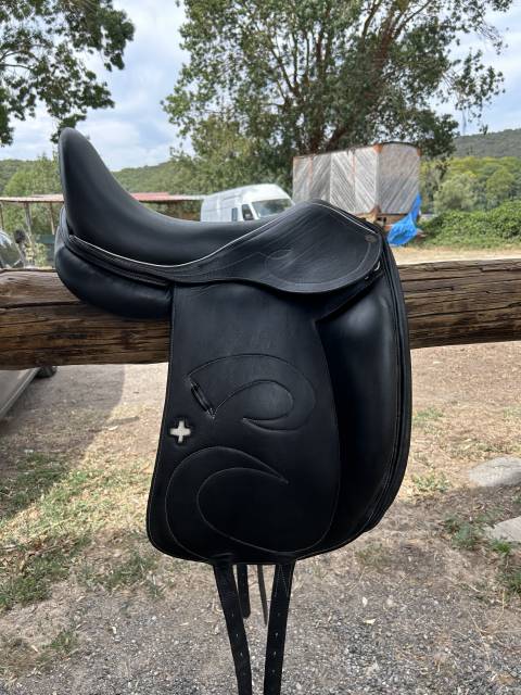 Sella da dressage Hoffsteiner  17.5" - 2018