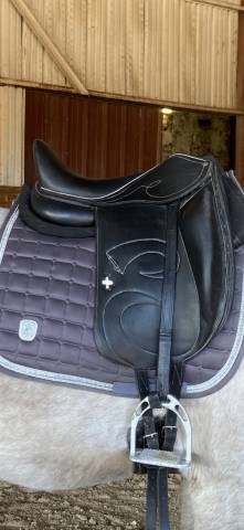 Sella da dressage Hoffsteiner  17.5" - 2018