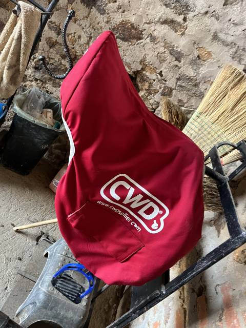 Sella da salto ostacoli CWD SE08 18" - 2016