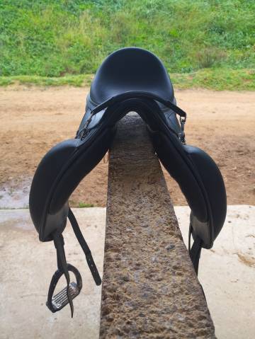 Sella da dressage Equipe  17" - 2022