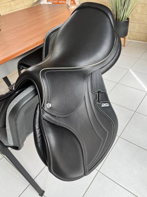 Sella da salto ostacoli CWD  17.5" - 2024