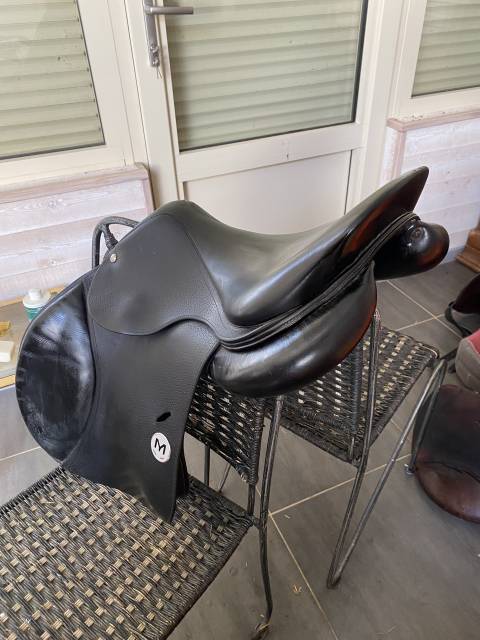 Sella da salto ostacoli Meyer  17" - 2017