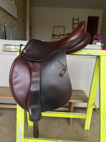 Sella da salto ostacoli CWD  16.5" - 2019