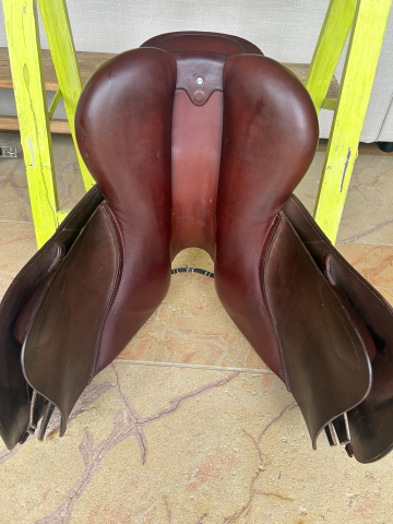 Sella da salto ostacoli CWD  16.5" - 2019