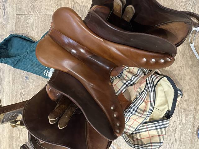 Sella da salto ostacoli Delgrange  17.5" - 1998