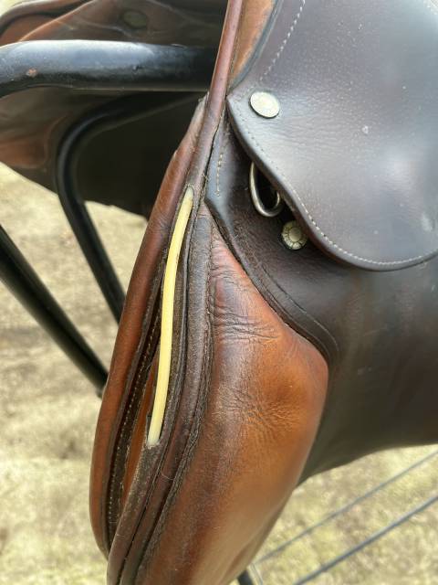 Sella da salto ostacoli Devoucoux Biarritz  17" - 2011