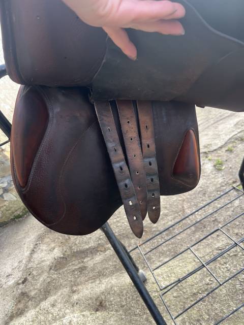 Sella da salto ostacoli Devoucoux Biarritz  17" - 2011