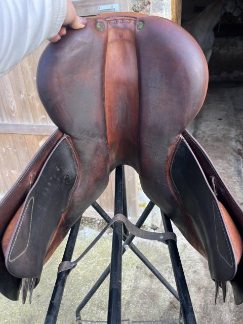 Sella da salto ostacoli Devoucoux Biarritz  17" - 2011