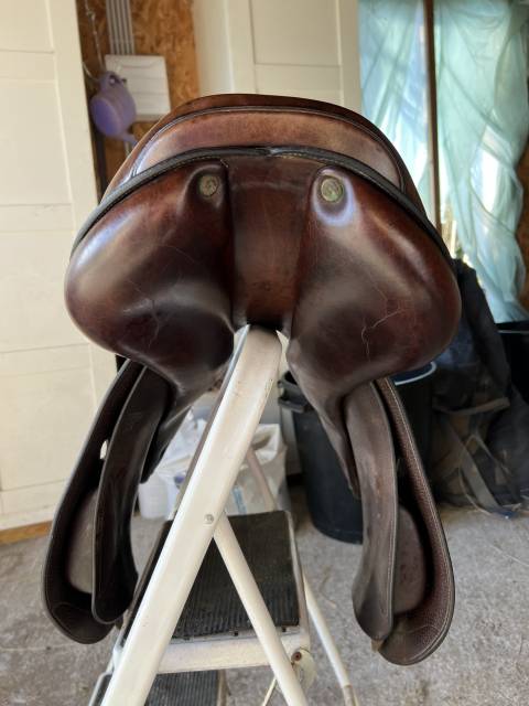 Sella da salto ostacoli Equipe  17" - 2013