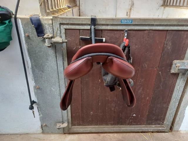 Sella da salto ostacoli Devoucoux  17.5" - 2022