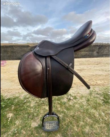 Sella da salto ostacoli PLS Model JF close contact  17.5" - 2016