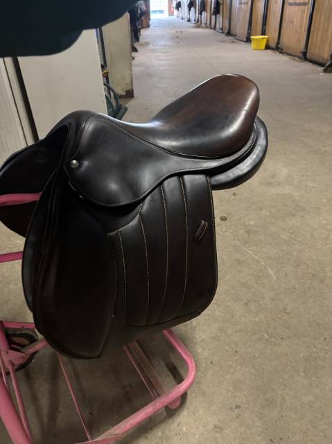 Sella da salto ostacoli Forestier  17" - 2022