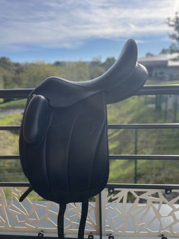 Sella da dressage Forestier  17.5" - 2023