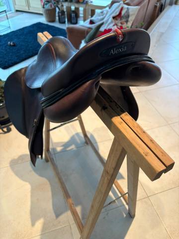 Sella da salto ostacoli Equipe  18" - 2020