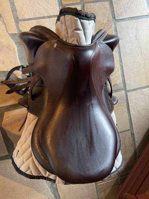 Sella da salto ostacoli Devoucoux  16.5" - 2023