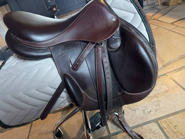 Sella da salto ostacoli Devoucoux  16.5" - 2023