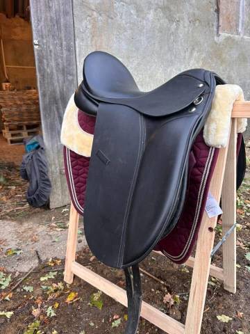 Sella da dressage Pfiff  17.5" - 2021