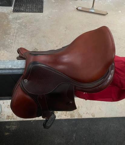 Sella da salto ostacoli CWD optim  17.5" - 2019