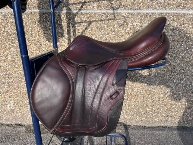 Sella da salto ostacoli CWD  17" - 2013