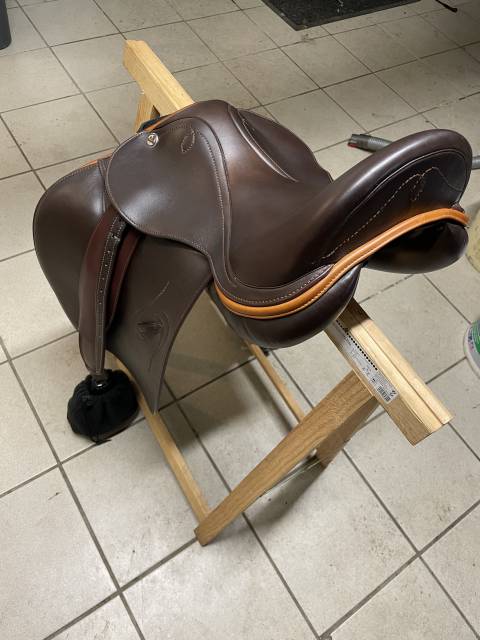 Altra sella Prestige Italia  17" - 2022