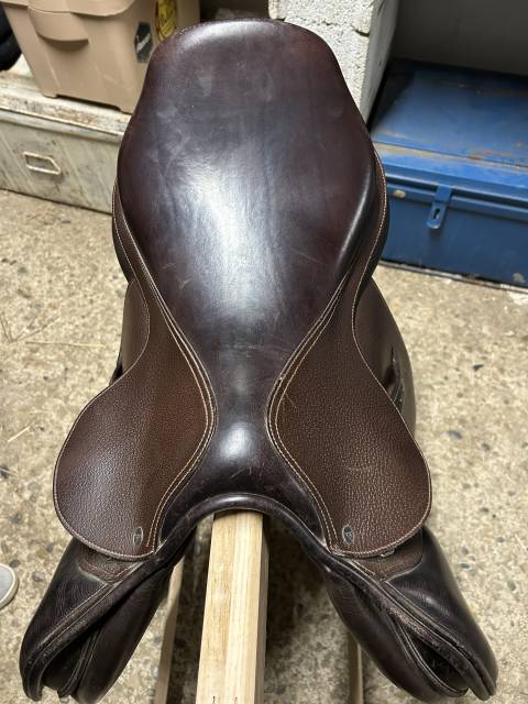 Sella da salto ostacoli   17" - 2015