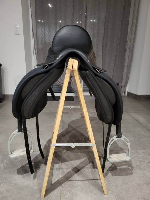 Sella da dressage Wintec  17" - 2018