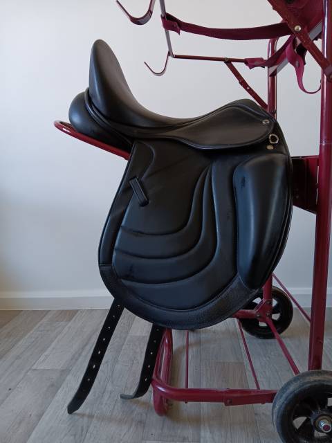 Sella da dressage Eric Thomas  17" - 2024
