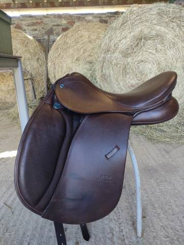 Sella da dressage Stubben  17" - 2022