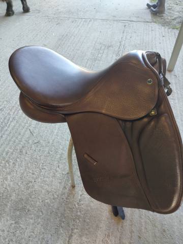 Sella da dressage Stubben  17" - 2022