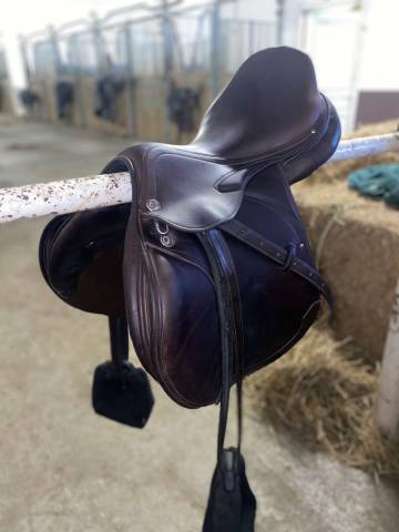 Sella da salto ostacoli Prestige Italia  17" - 2018