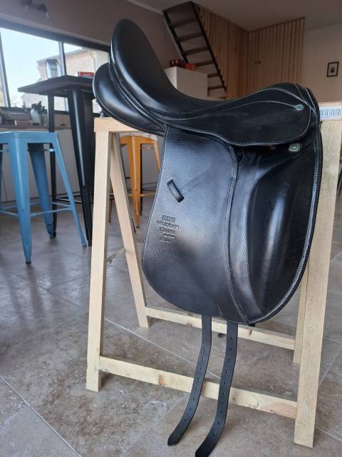 Sella da dressage Stubben  17.5" - 2018