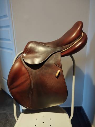 Sella da salto ostacoli CWD  17.5" - 2019