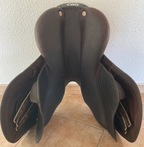 Sella da salto ostacoli CWD  17" - 2017