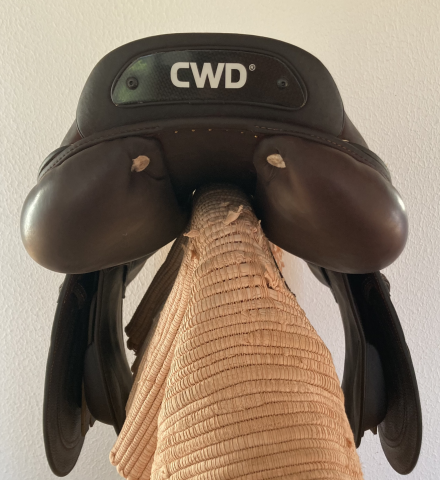 Sella da salto ostacoli CWD  17" - 2017