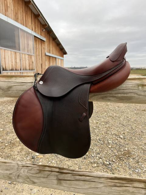 Sella da salto ostacoli CWD  17" - 2020