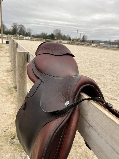 Sella da salto ostacoli CWD  17" - 2020