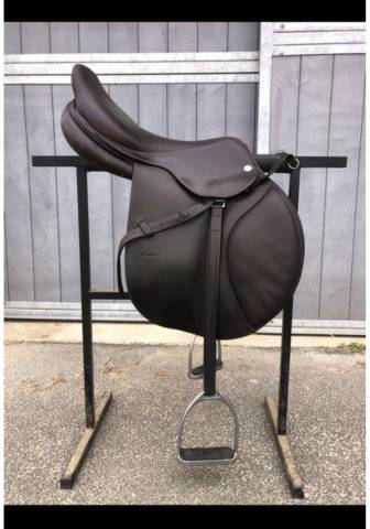 Sella da salto ostacoli CWD SE06 17.5" - 2010