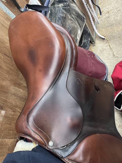 Sella da salto ostacoli Antarès  17" - 2003