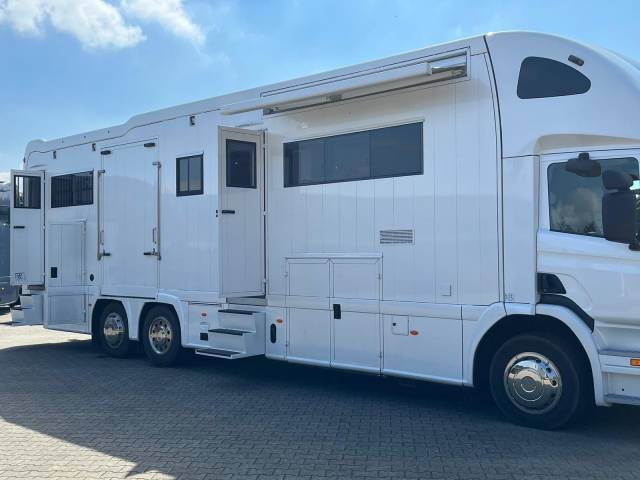 Camion per Cavalli Scania SCANIA 0 Occasione