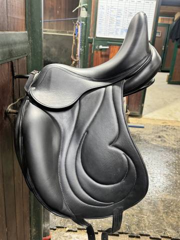 Sella da dressage Antarès  17" - 2021