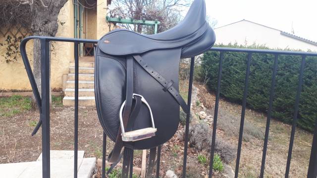 Sella da dressage KENT & MASTERS  16.5" - 2019