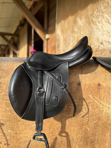 Sella da salto ostacoli GBS  16.5" - 2019