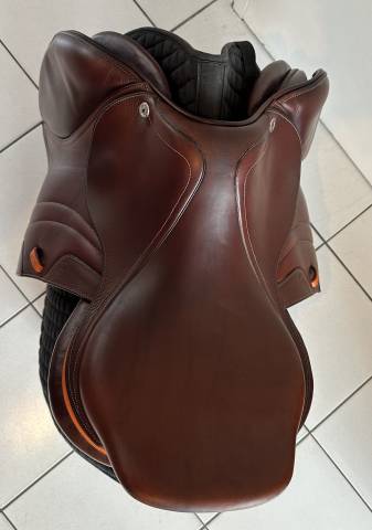 Sella da salto ostacoli CWD  17" - 2019