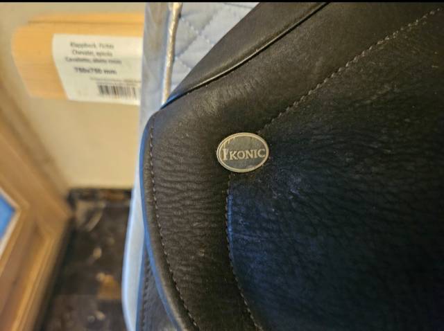 Sella da dressage Ikonic  17.5" - 2018