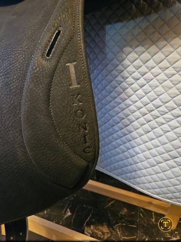 Sella da dressage Ikonic  17.5" - 2018
