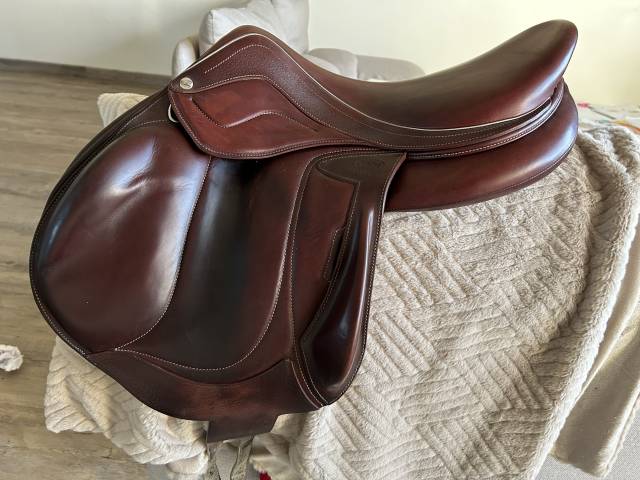 Sella da salto ostacoli Devoucoux  17.5" - 2019