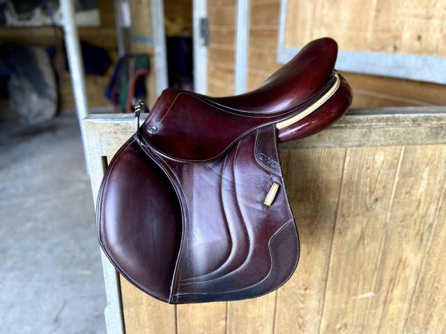 Sella da salto ostacoli CWD  16.5" - 2019