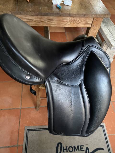 Sella da dressage Gaston Mercier  17" - 2024